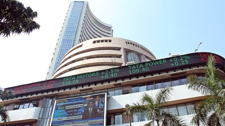 Stock Market Highlights: Markets end lower! Nifty struggles to hold 25,000, Sensex down 350 points